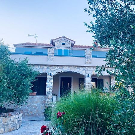 Ferienwohnungen VI La Mare With Heated Pool Zadar Eksteriør bilde